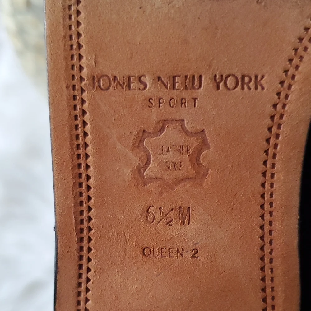 Jones New York Black Vintage Suede Slip On Loafers with Embroidered Design 6.5 - Picture 8 of 15